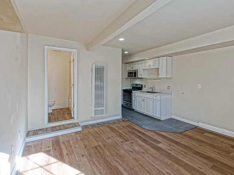 4541 W 172nd St #2 — Photo 36