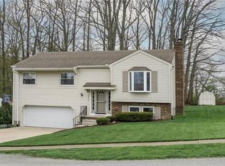 4416 Amherst Rd, Erie, PA 16506