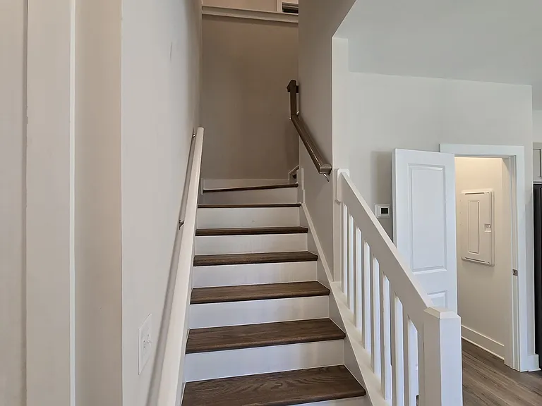 807 Pryor St #1 — Photo 7