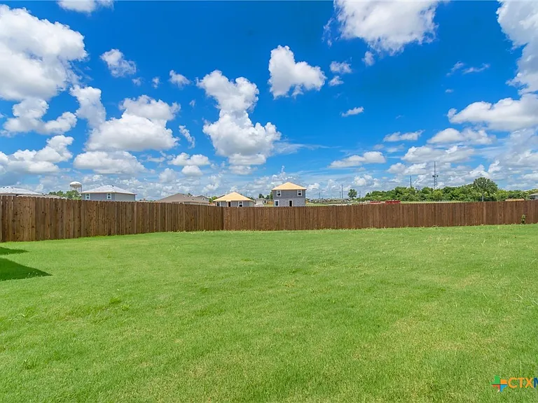 1118 Zora Dr #B — Photo 23
