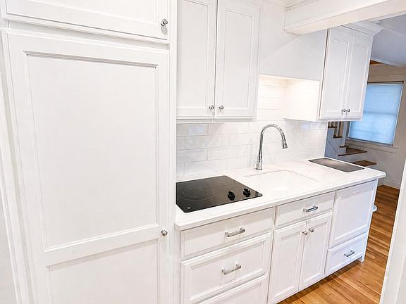 3rd image of 17 40th St APT C
