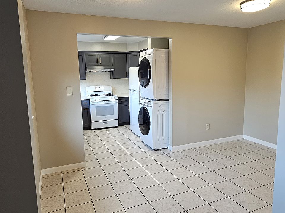 Dining area leading to kitchen