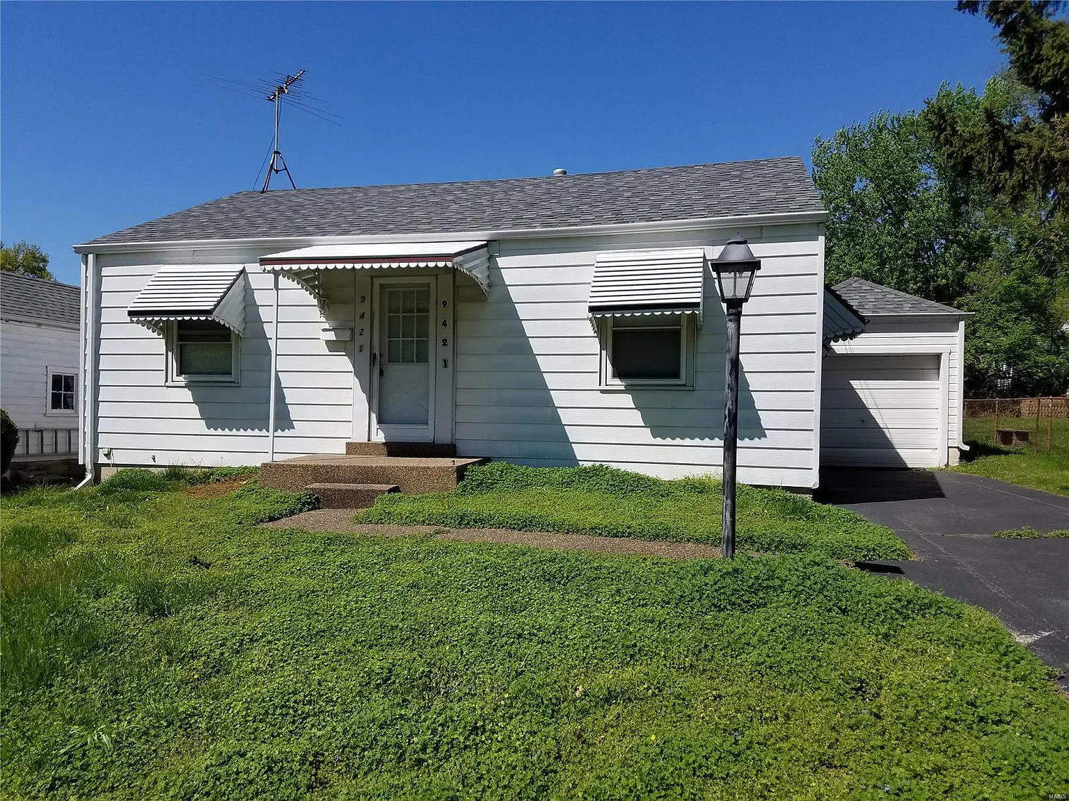 9421 Kathlyn Dr photo 1