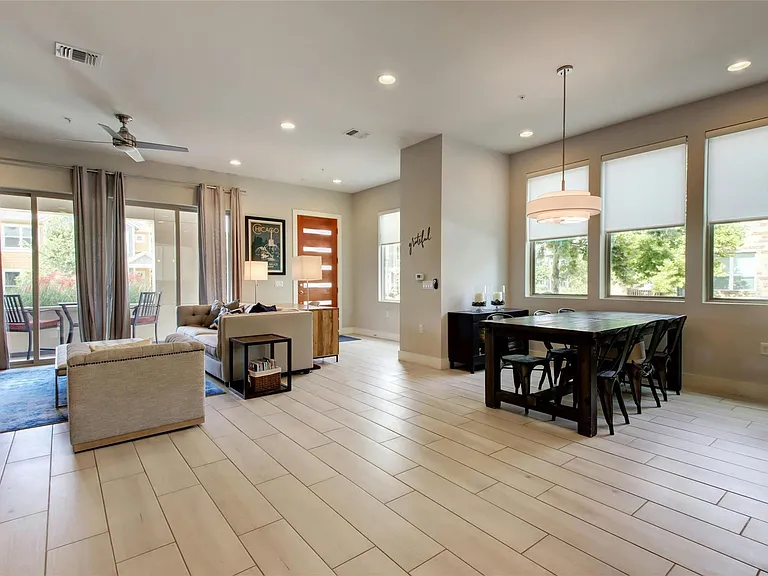 2114 Philomena St — Photo 20