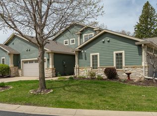 671 Panorama Cir NW, Rochester, MN 55901
