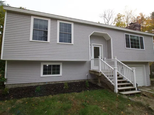 15 Oakwood Rd, Farmington, NH 03835