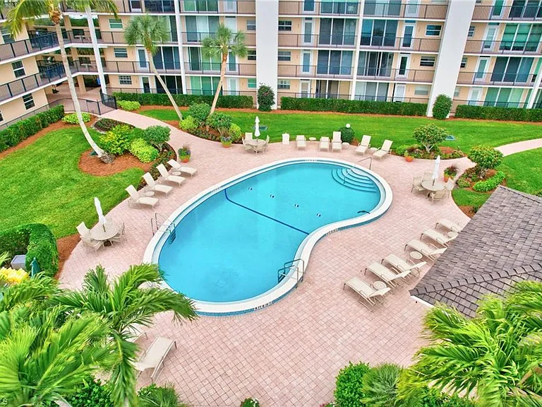 3500 Gulf Shore Blvd N #408 — Photo 32
