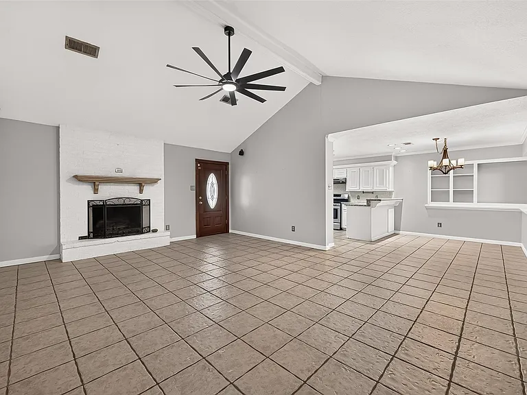1007 E Baker Rd — Photo 30