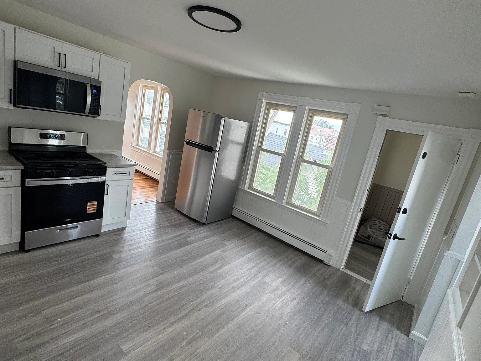 3 bed, 1000 sqft, $1,700 — Photo 4