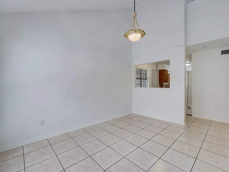 5906 Golden Forest Dr — Photo 7