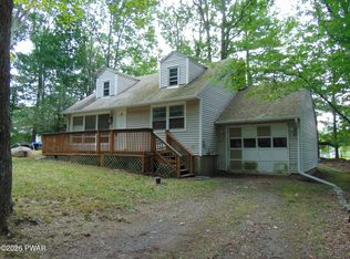 8 1st Rd, Hawley, PA 18428