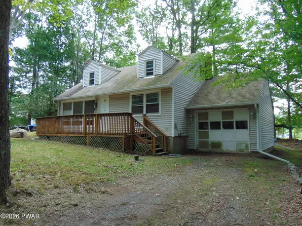 8 1st Rd, Hawley, PA 18428