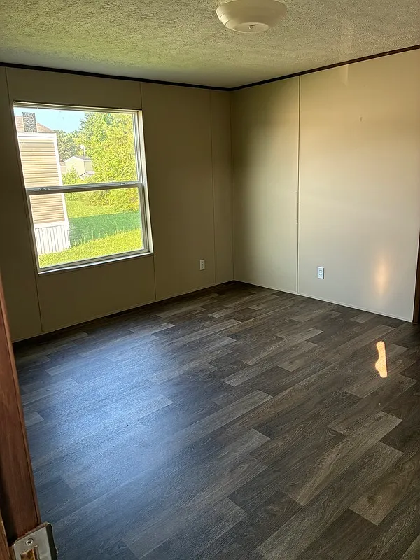 Weaver Estates — Photo 3