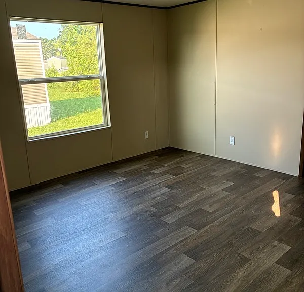 128 Weaver'S Cir — Photo 3