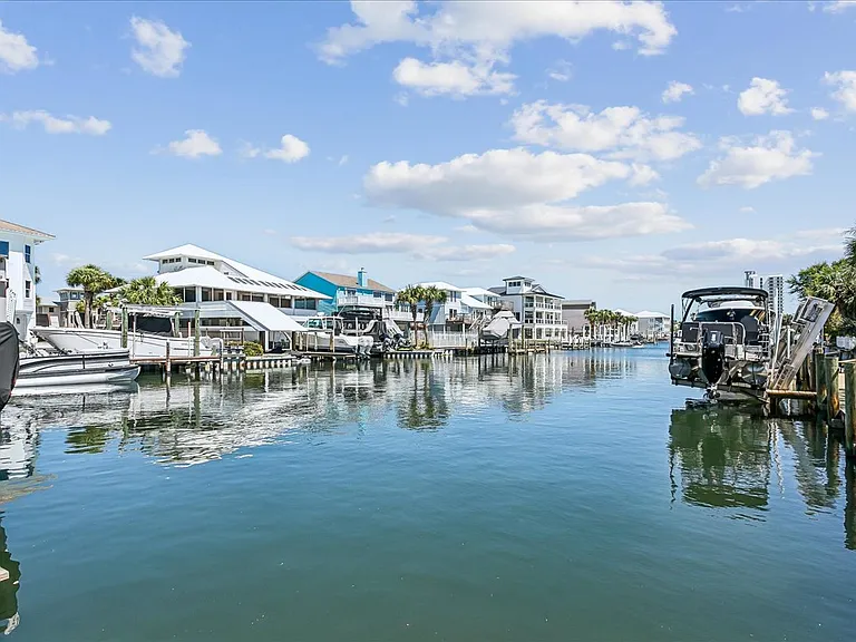 1070 Fort Pickens Rd — Photo 45