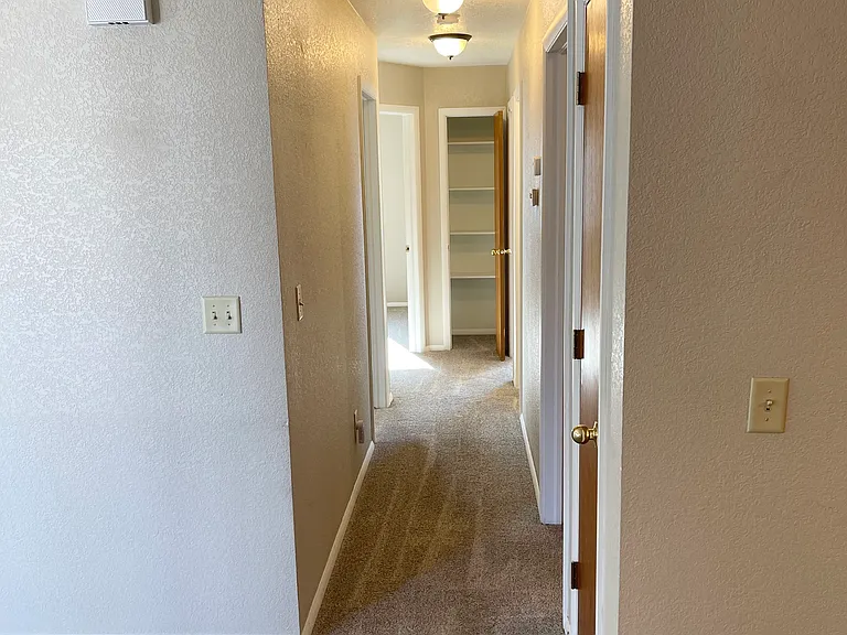 Boswell Dr — Photo 9
