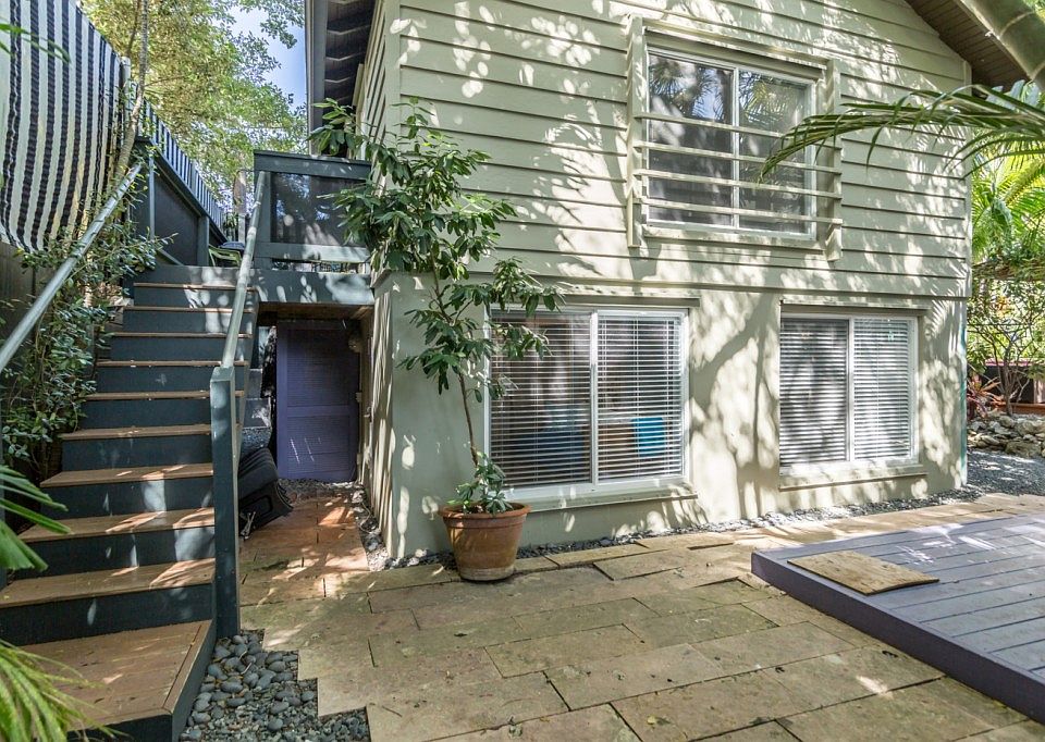 1st image of 1203 Von Phister St