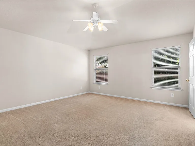 1322 Tumbling River Dr — Photo 12