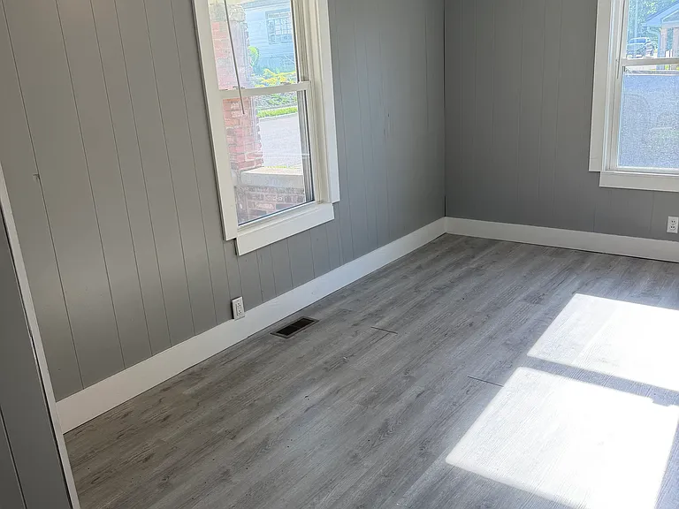 4263 Pleasant View Ave — Photo 2