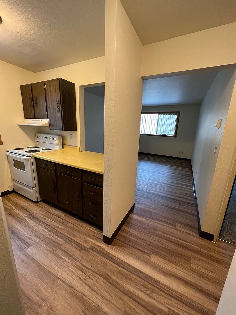 Park Downs Apartments — Photo 2