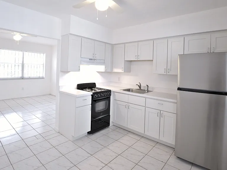 1570 NW 2nd St — Photo 11