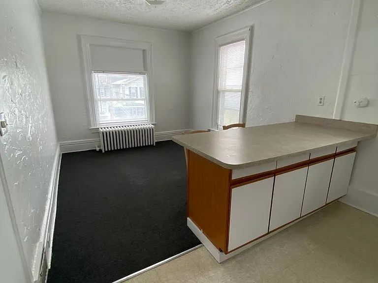 242 W 8th St — Photo 8