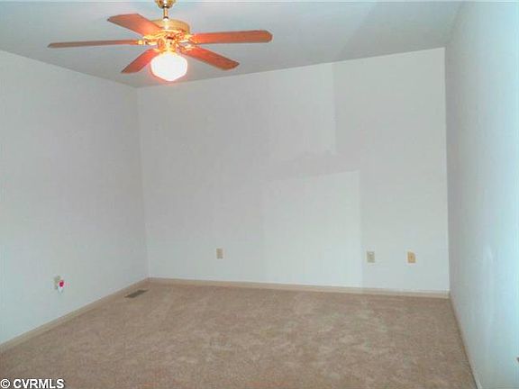4th image of 24197 Gloria Dr