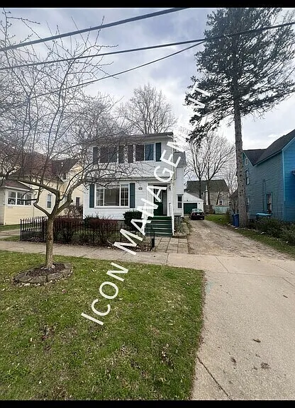 132 Reed Ave #3 — Photo 1