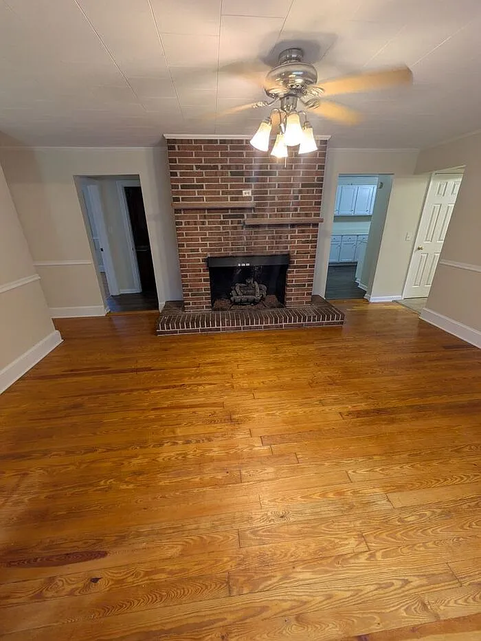 3 bed, 2.0 bath, 1400 sqft, $1,725 — Photo 2