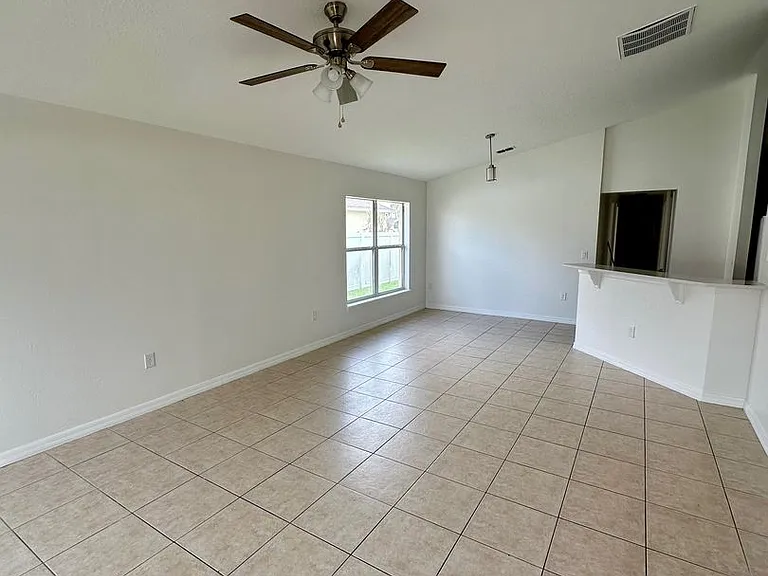 510 Blackbird Ln — Photo 3