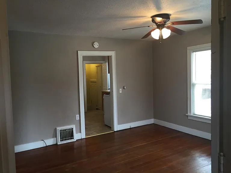 4136 Eastern Ave — Photo 5