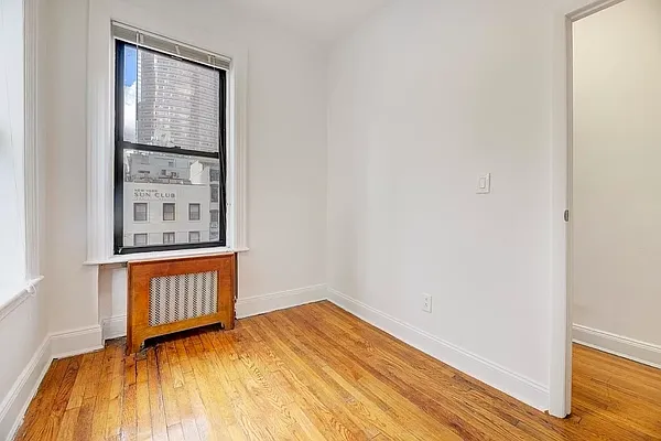 Rented by REAL New York | media 23