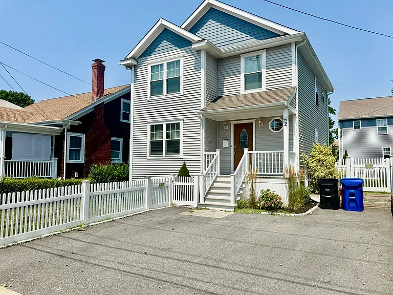 52 Bedlow Ave — Photo 2