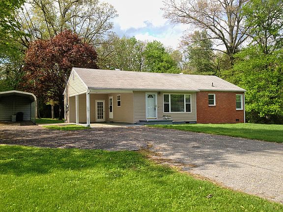2nd image of 105 Oak Ln