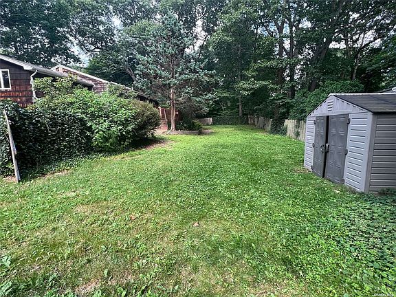 4th image of 22 Andrea Dr