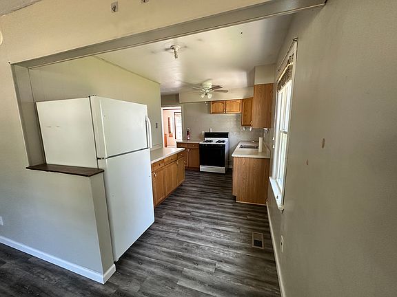 5th image of 653 Wesley Dr