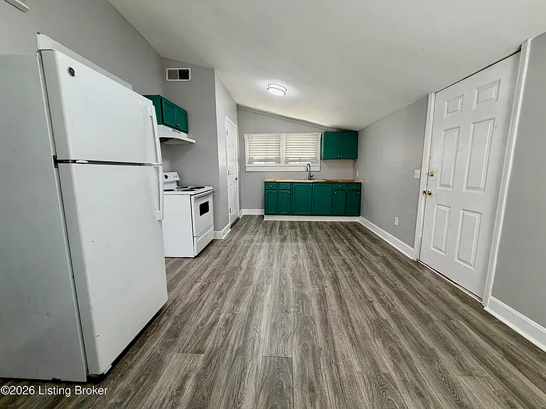 1108 State St — Photo 4