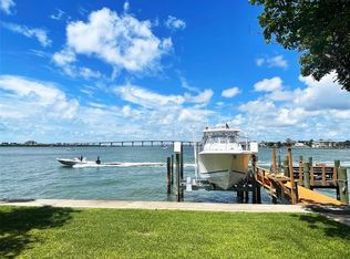 498 Harbor Dr N, Indian Rocks Beach, FL 33785