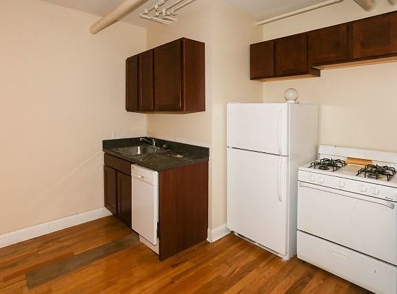 2nd image of 3933 N Janssen Ave #I
