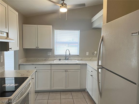 4th image of 1012-1014 Diplomat Pkwy #E