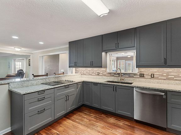 3rd image of 2415 Yellowood Ct NW