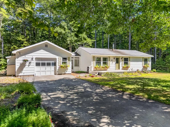 23 Nichols Road, Boothbay, ME 04544