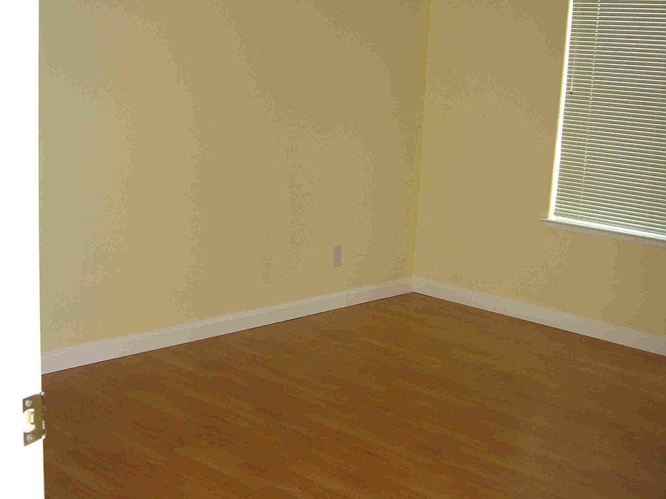 2nd image of 629 Lisbon St
