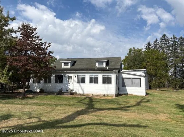 24 Firehouse Rd, Dallas, PA 18612