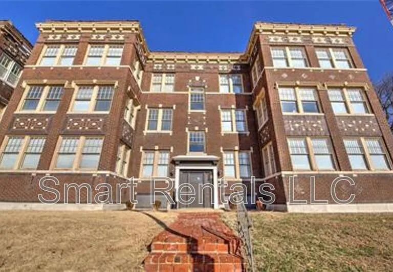 5855 Washington Blvd #2C — Photo 10