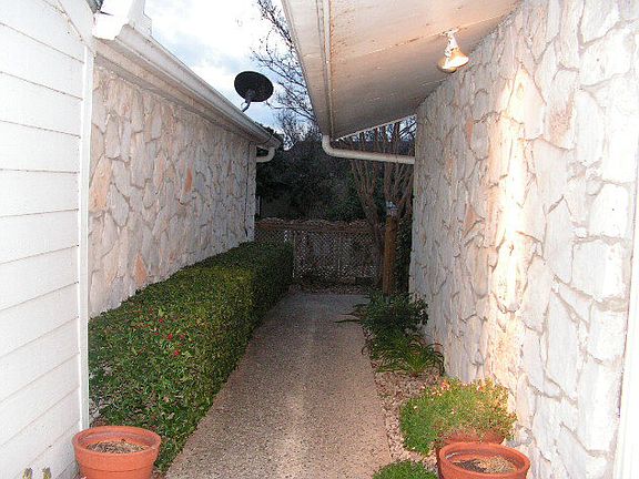 4th image of 512 Fairway Dr