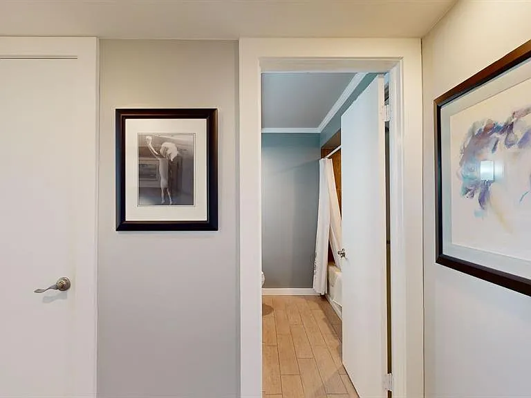 1120 N Shore Dr NE #501 — Photo 32