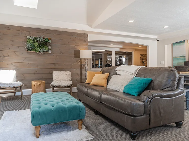 Explore Stonegate Apartments