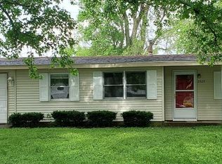 2020 Greendale Dr, Champaign, IL 61821