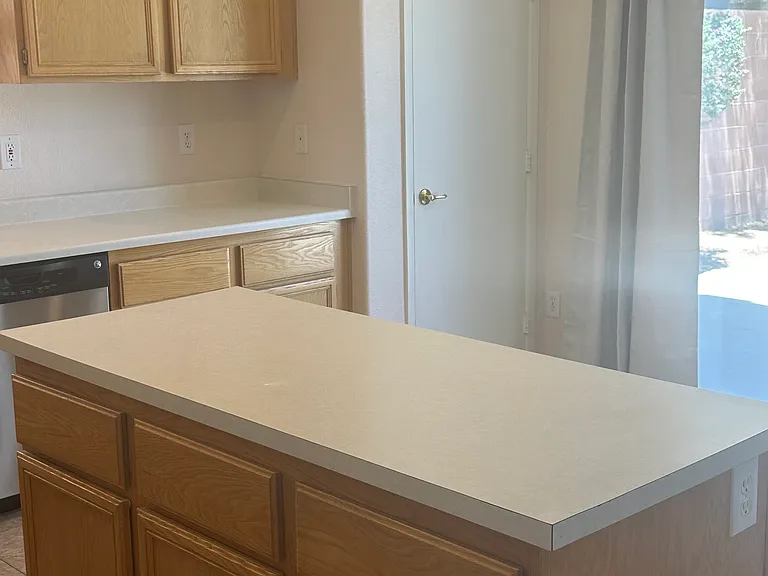 828 Percy Arms St — Photo 4